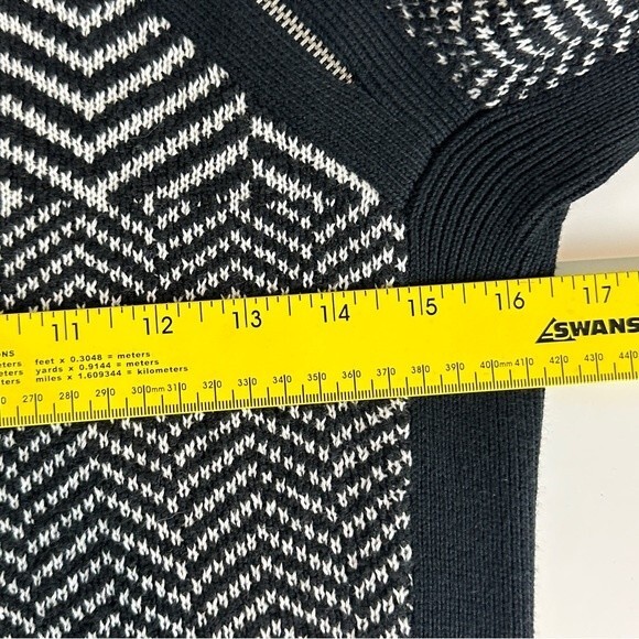 Tommy Hilfiger Black White Chevron Zipper Mock Turtleneck Sweater M - Picture 5 of 7